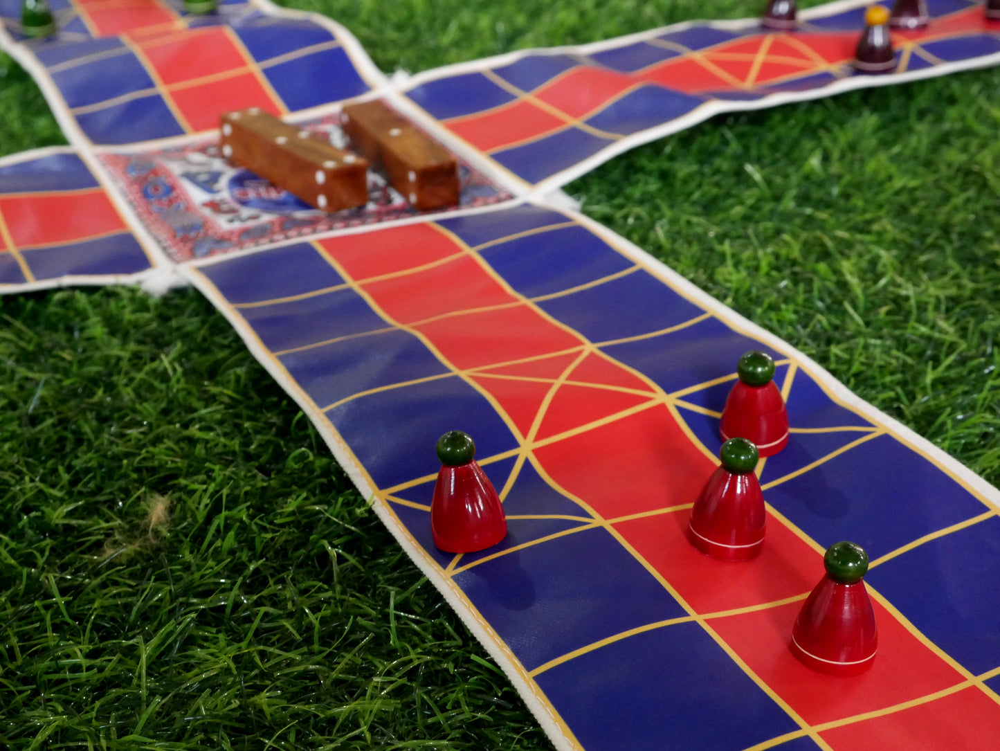 Pagade – Classic Indian Board Game in 4 Colors | Traditional Pachisi (Parcheesi) Set