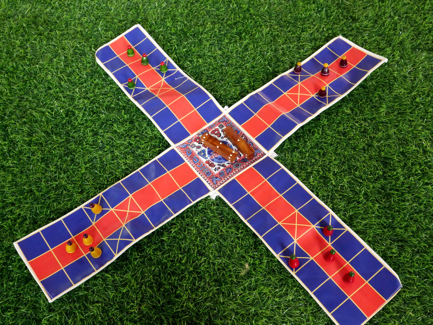 Pagade – Classic Indian Board Game in 4 Colors | Traditional Pachisi (Parcheesi) Set