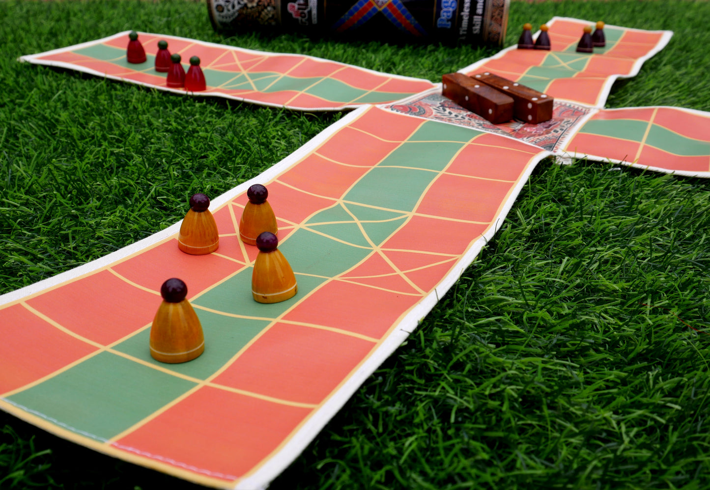 Pagade – Classic Indian Board Game in 4 Colors | Traditional Pachisi (Parcheesi) Set