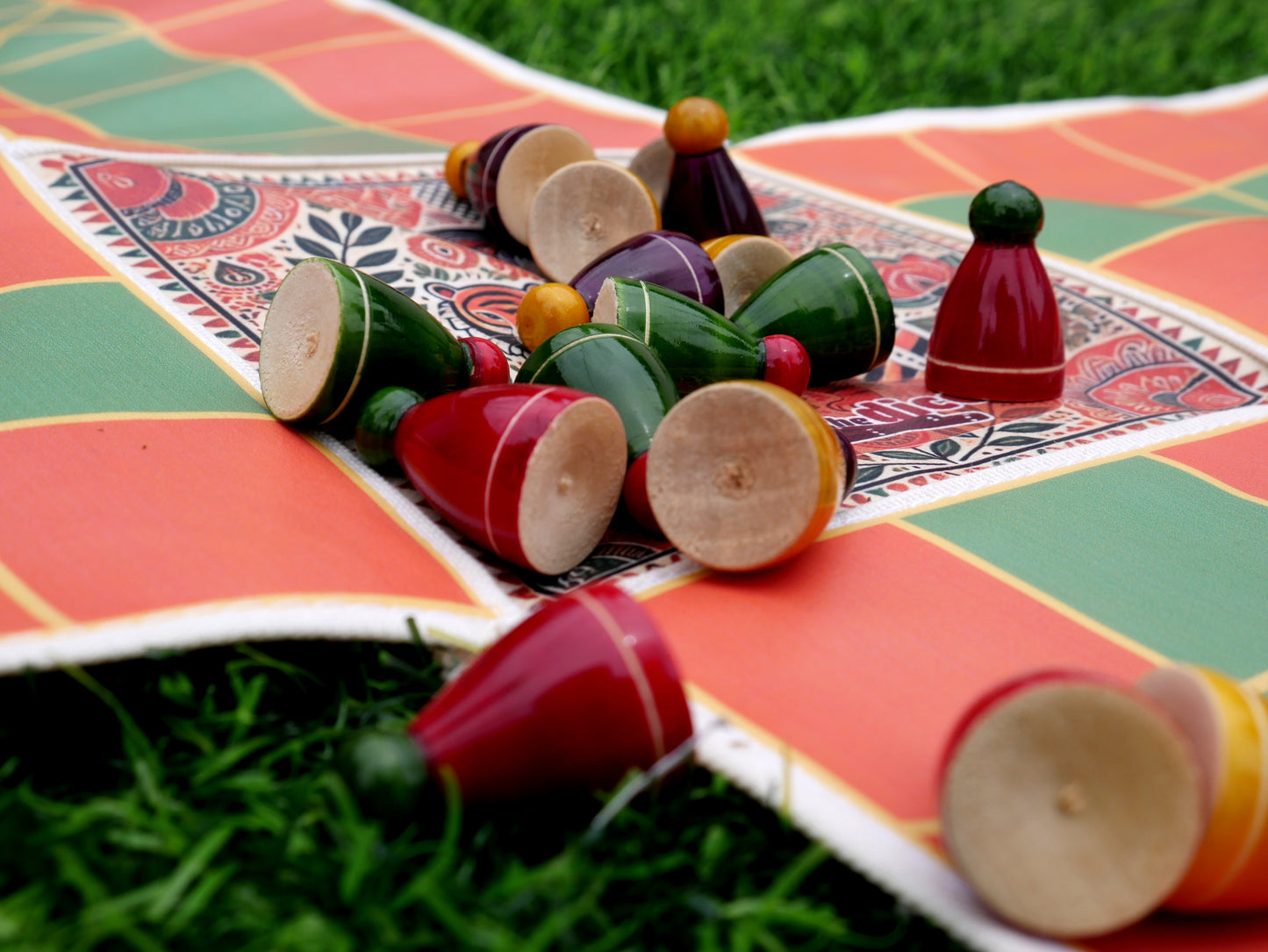 Pagade – Classic Indian Board Game in 4 Colors | Traditional Pachisi (Parcheesi) Set