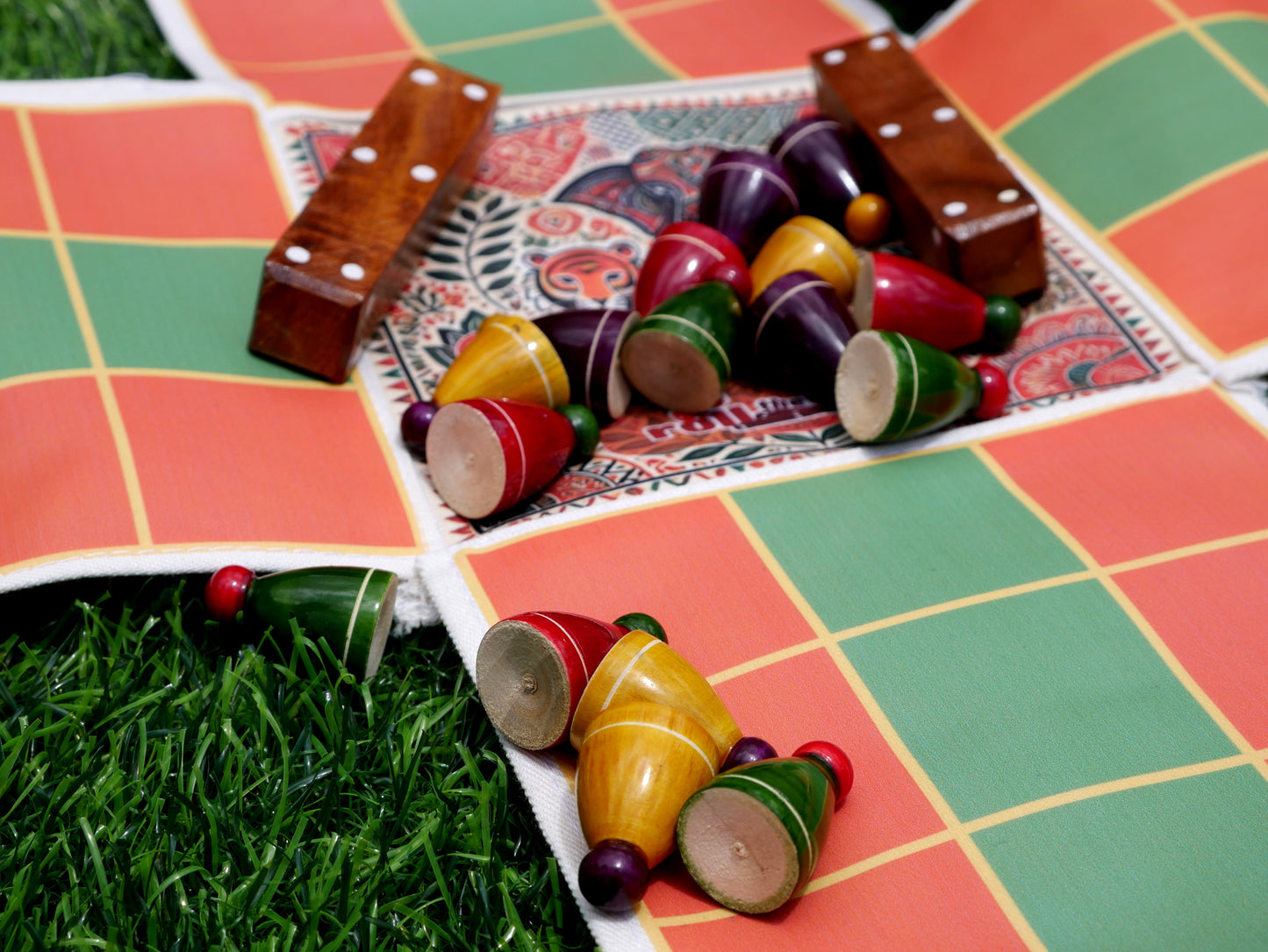 Pagade – Classic Indian Board Game in 4 Colors | Traditional Pachisi (Parcheesi) Set