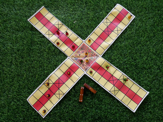Pagade – Classic Indian Board Game in 4 Colors | Traditional Pachisi (Parcheesi) Set